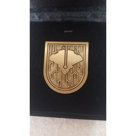 Destiny 2 Undying Seal Pin Bungie Rewards Medallion‎ RARE RETIRED - Picture 3 of 5